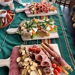 Mila - Total - Catered Bansko