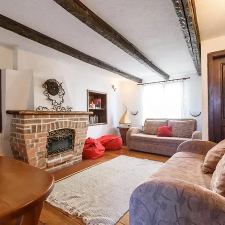Mila - Total - Catered Bansko